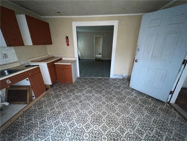 Photo - 10 Locust St