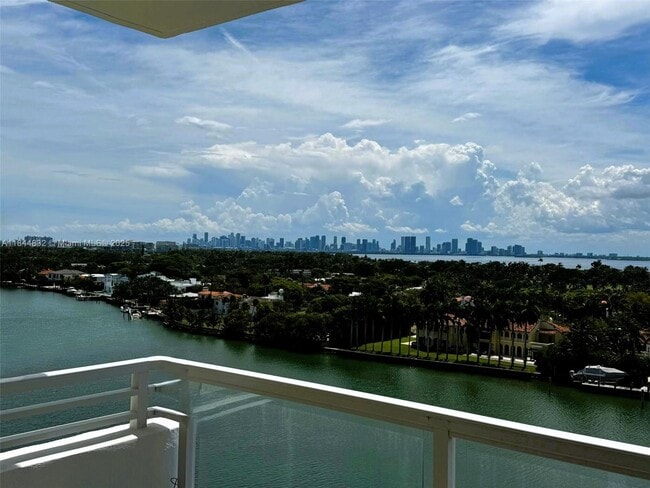 Building Photo - 5600 Collins Ave Unit 11L Rental
