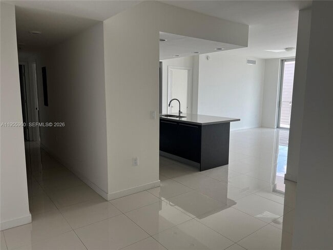 Building Photo - 7661 NW 107th Ave Unit 601