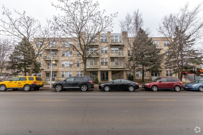 Building Photo - 2501 W Touhy Ave Unit 106 Rental