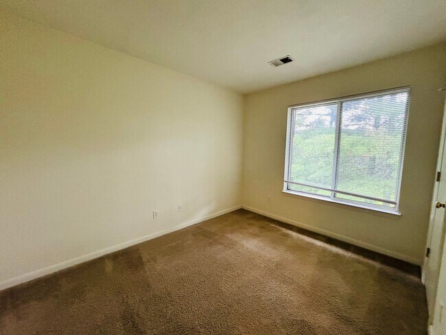 Photo - 1209 University Terrace