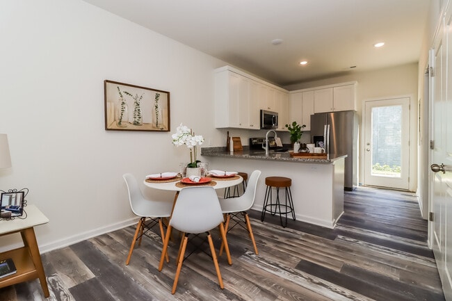 Photo - 929 Ranchero St