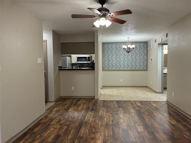 Building Photo - 2120 El Paseo St Unit 1901