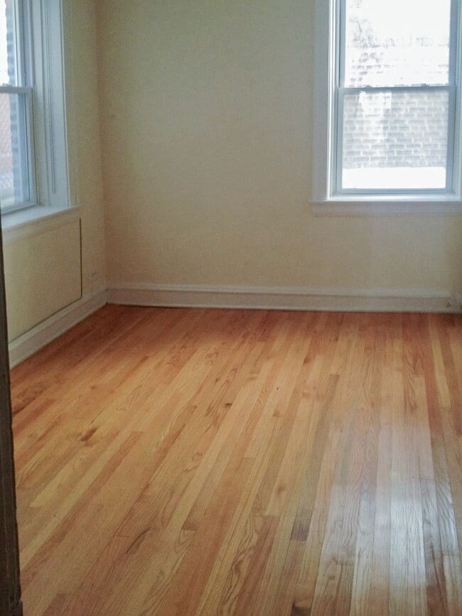 Photo - 2206 W Foster Ave Unidad GDN