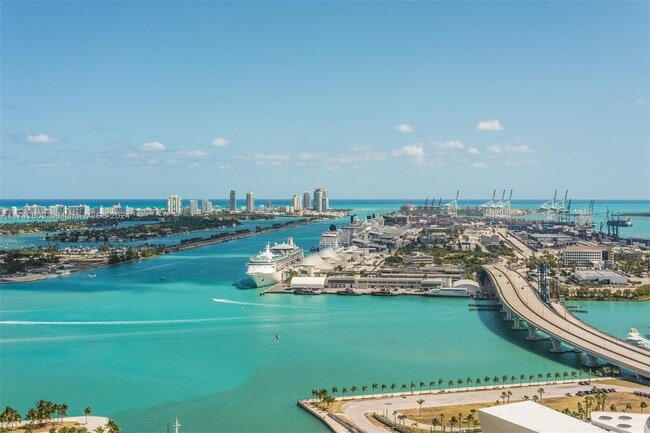 Photo - 900 Biscayne Blvd