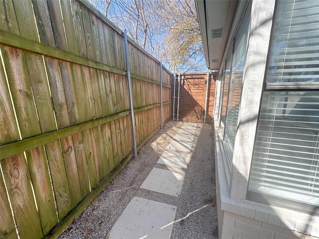 Photo - 3016 Oakridge Dr