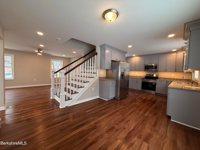 Photo - 40 E Hoosac St