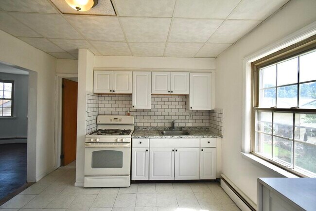 Photo - 196 W 52nd St Unit 2