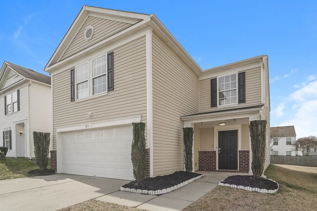822 Littleton Dr