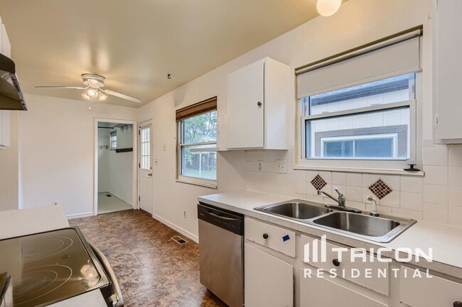 Photo - 6517 Orbit Way