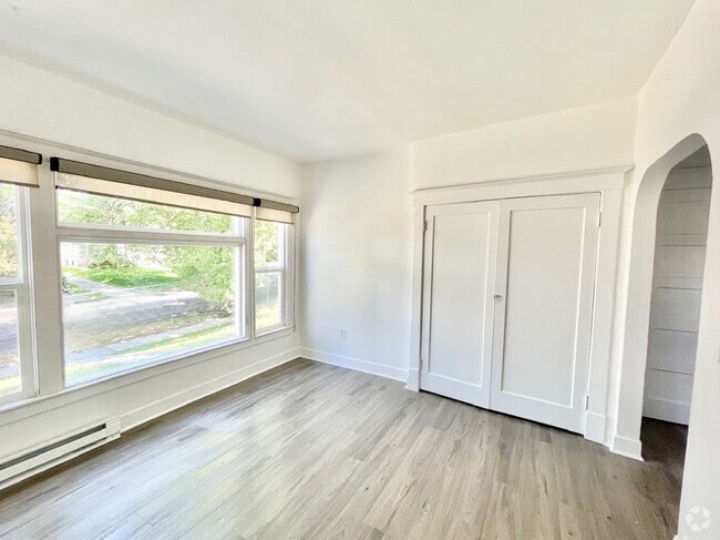 Building Photo - Beautiful Remodeled Studio on South Hill! ... Unit A Rental