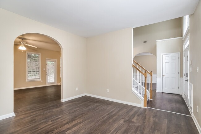 Photo - 5111 Staplehurst Ln