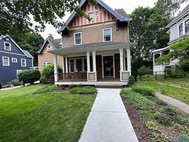 Photo - 14 Ashfield St Unidad B