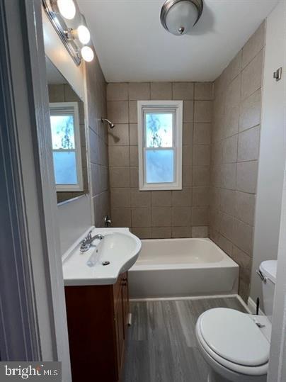 Photo - 125 E Bettlewood Ave Unidad 18