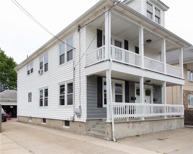 10 Island Ave