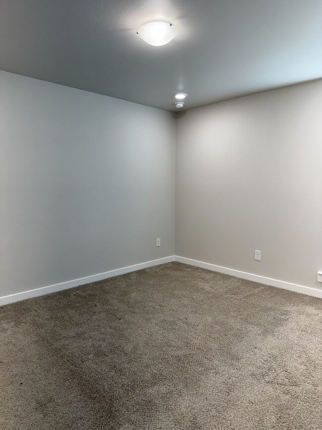 Photo - 10307 Creek St