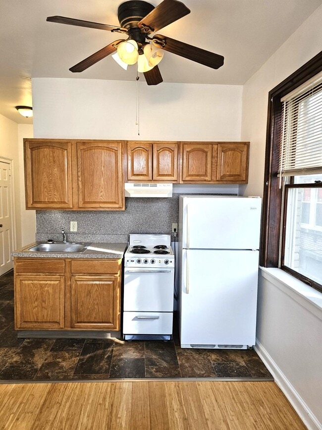 Micro Studio - 575 Farmington Ave