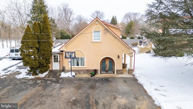 Photo - 341 Gordon Rd