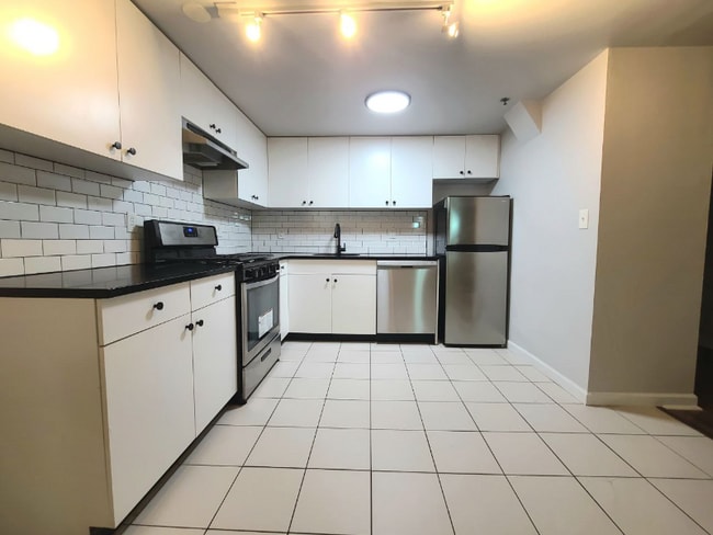 Photo - 22 W 25th St Unidad 2G