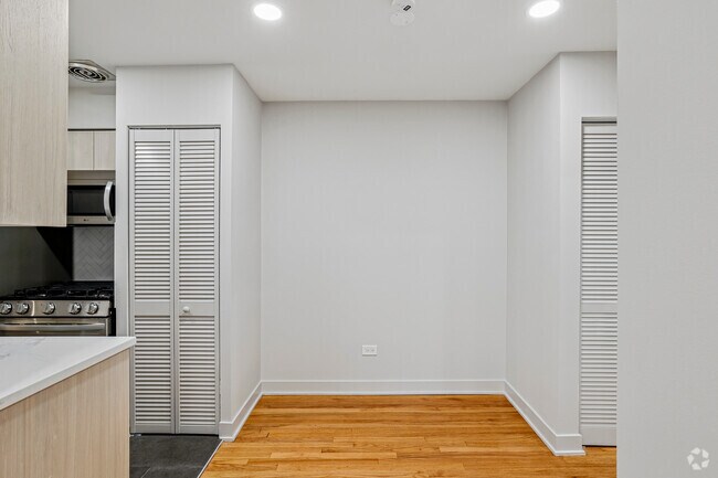 1BR, 1BA - 700SF - Dining Room - 505 W Melrose Street
