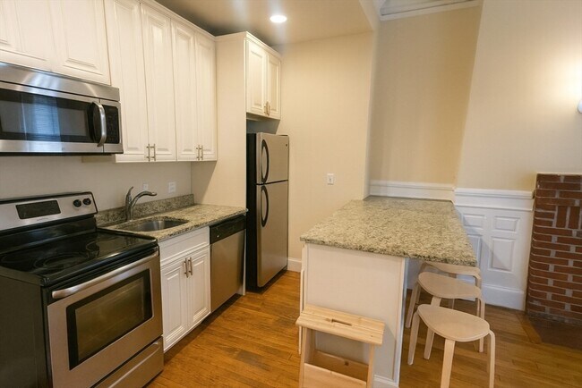 Photo - 591 Beacon St Unit 2