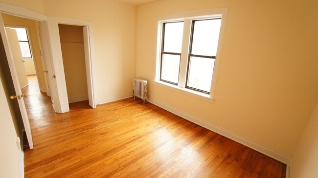 Building Photo - 1540 N Kedzie Ave Unit 1M Rental