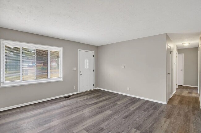 Photo - 3641 N Richardt Ave