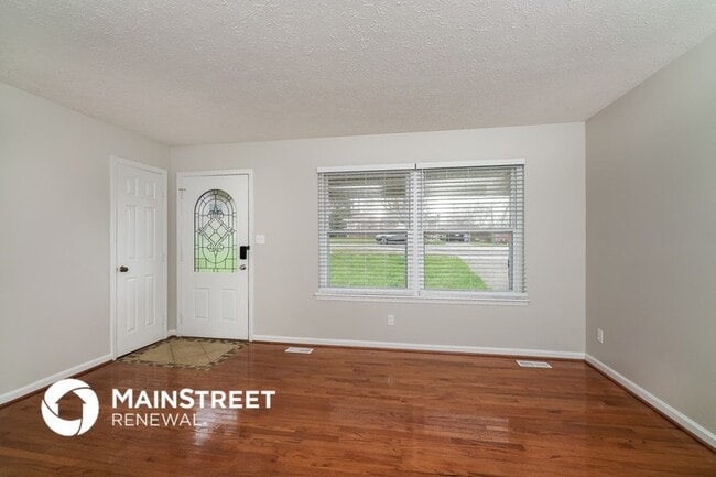 Photo - 1303 Woodcreek Dr