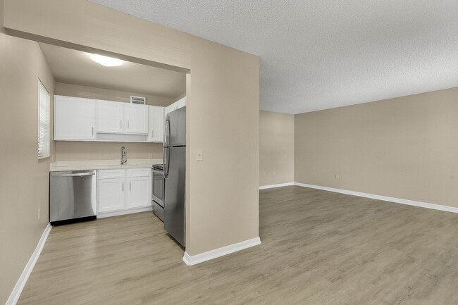 Photo - Parrott's Landing Apartments