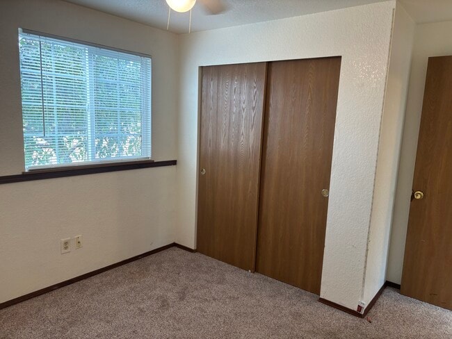 Photo - 702 Salzburg Ln SE