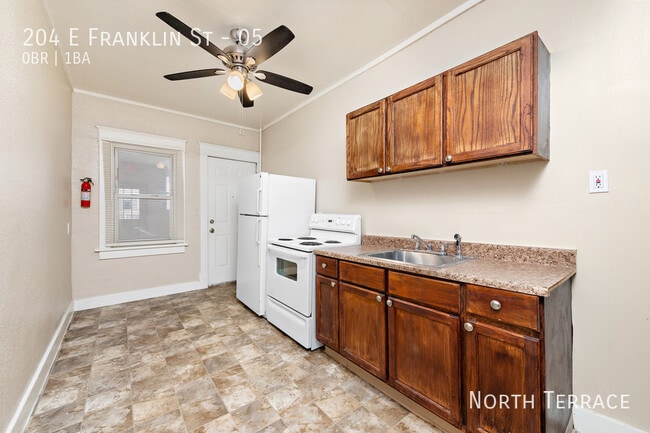 Photo - Affordable Studio Living Near Liberty Squa... Unit 05