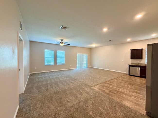 Photo - 1136 Roberta Rd