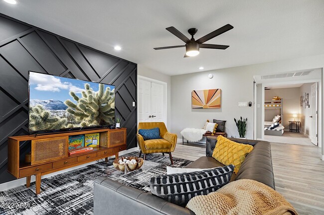 Building Photo - 9355 N 91st St Unit 101 Rental