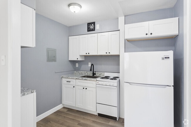 1BR, 1BA - 400SF - Kitchen