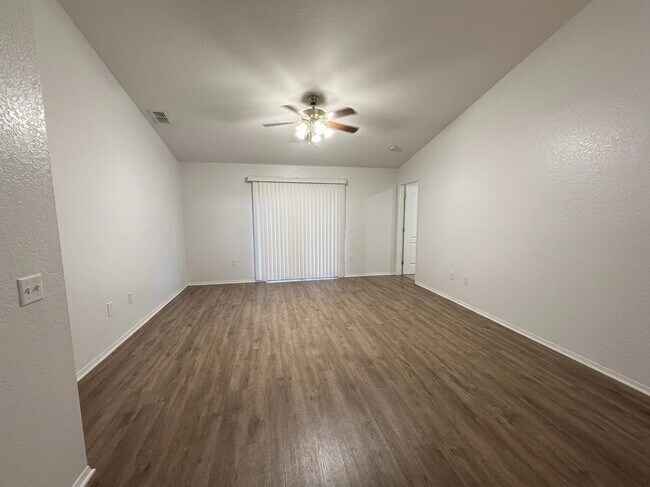 Photo - 3004 Wentworth Pl