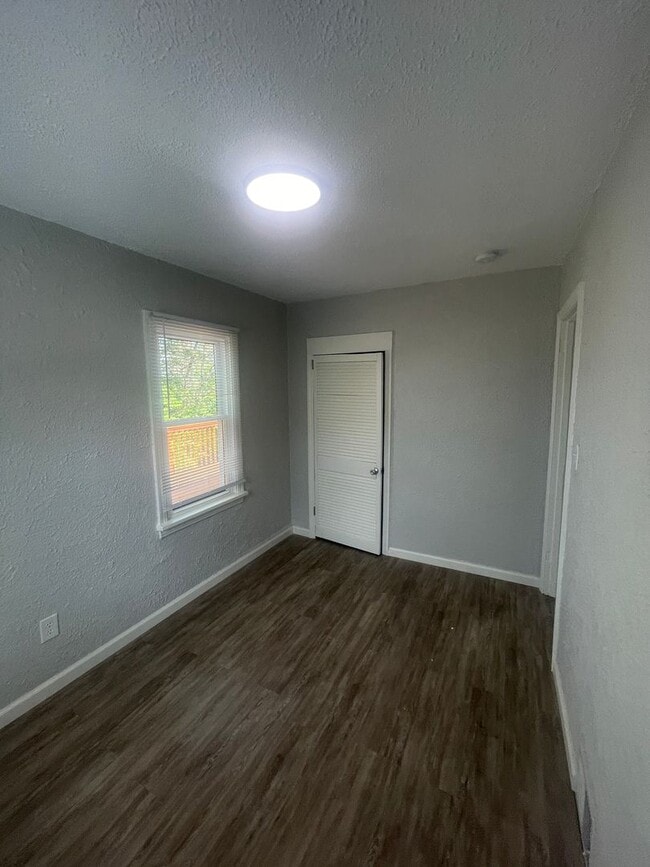 Photo - AVAILABLE NOW!! 4 Bed 1.5 Bath Home IN South Park