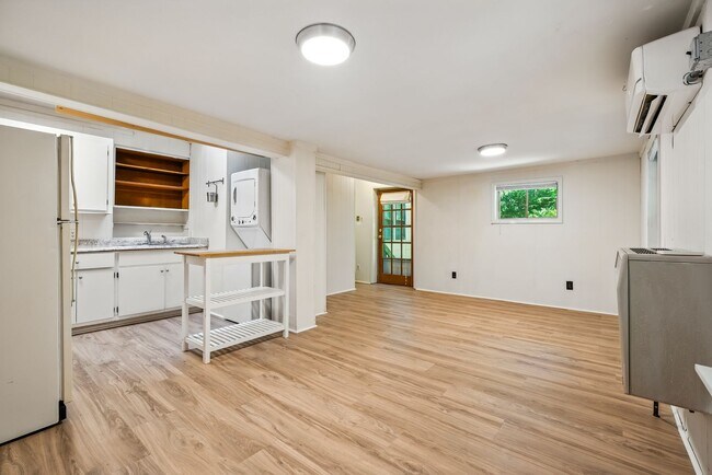 Photo - 212 Barclay Rd Unidad B