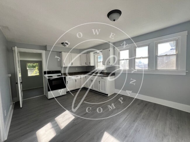Photo - "Charming upper 2 Bedroom duplex, in Swant...