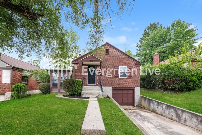 Building Photo - 240 Castlewood Ave