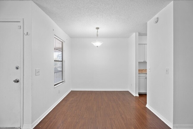 Photo - 476 Lombard St Unit 2D