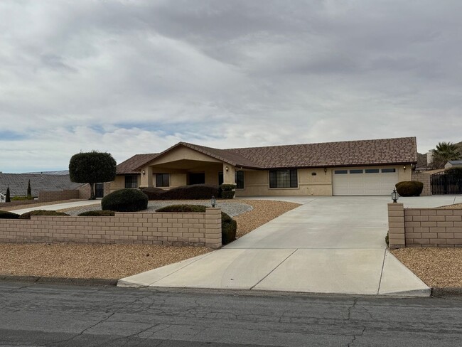 Beautiful Desert Knolls Home/ split floor ... - Beautiful Desert Knolls Home/ split floor ...