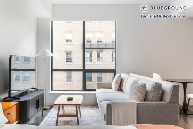 Building Photo - 238 13th St