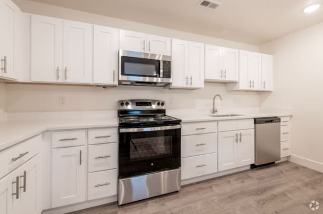 Building Photo - 911 S Main-301BED3 Unit 301BED3 Rental