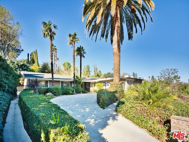 Photo - 4863 Don Juan Pl