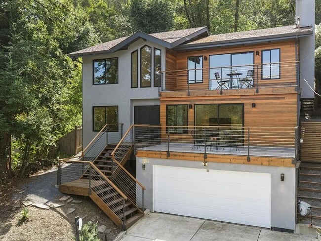 Photo - 227 Coleman Dr
