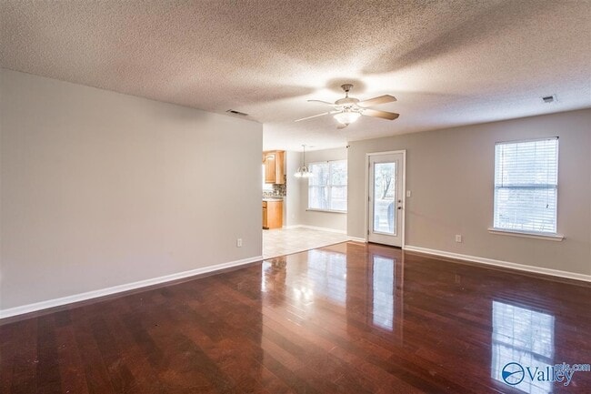 Photo - 123 Ann Bradley Dr