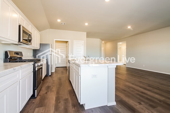 Photo - 1002 W Lawton Rd