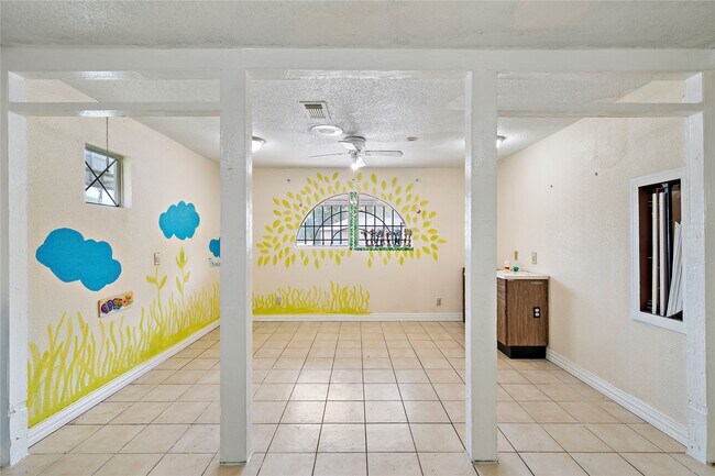 Photo - 5639 Overdale St