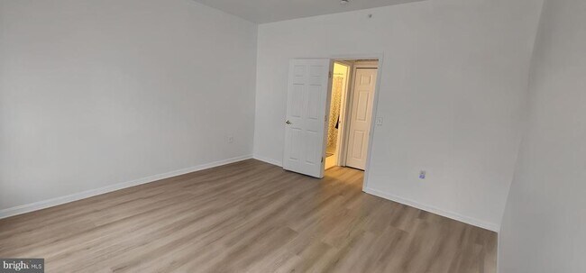 Photo - 422 Main St Unit 300