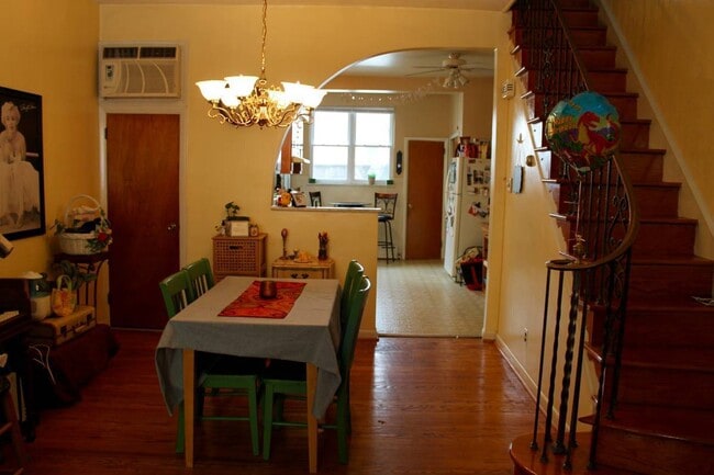 Photo - Well-maintained Passyunk Square 3 Bedroom ...